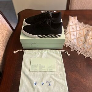 Off-White Black Canvas Vulcanized Low top Sneakers